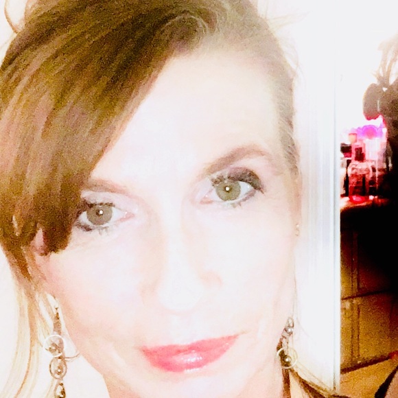 Meet your Posher, Lisa ( Hoppy 777) account was lost :(( - Picture 1 of 2